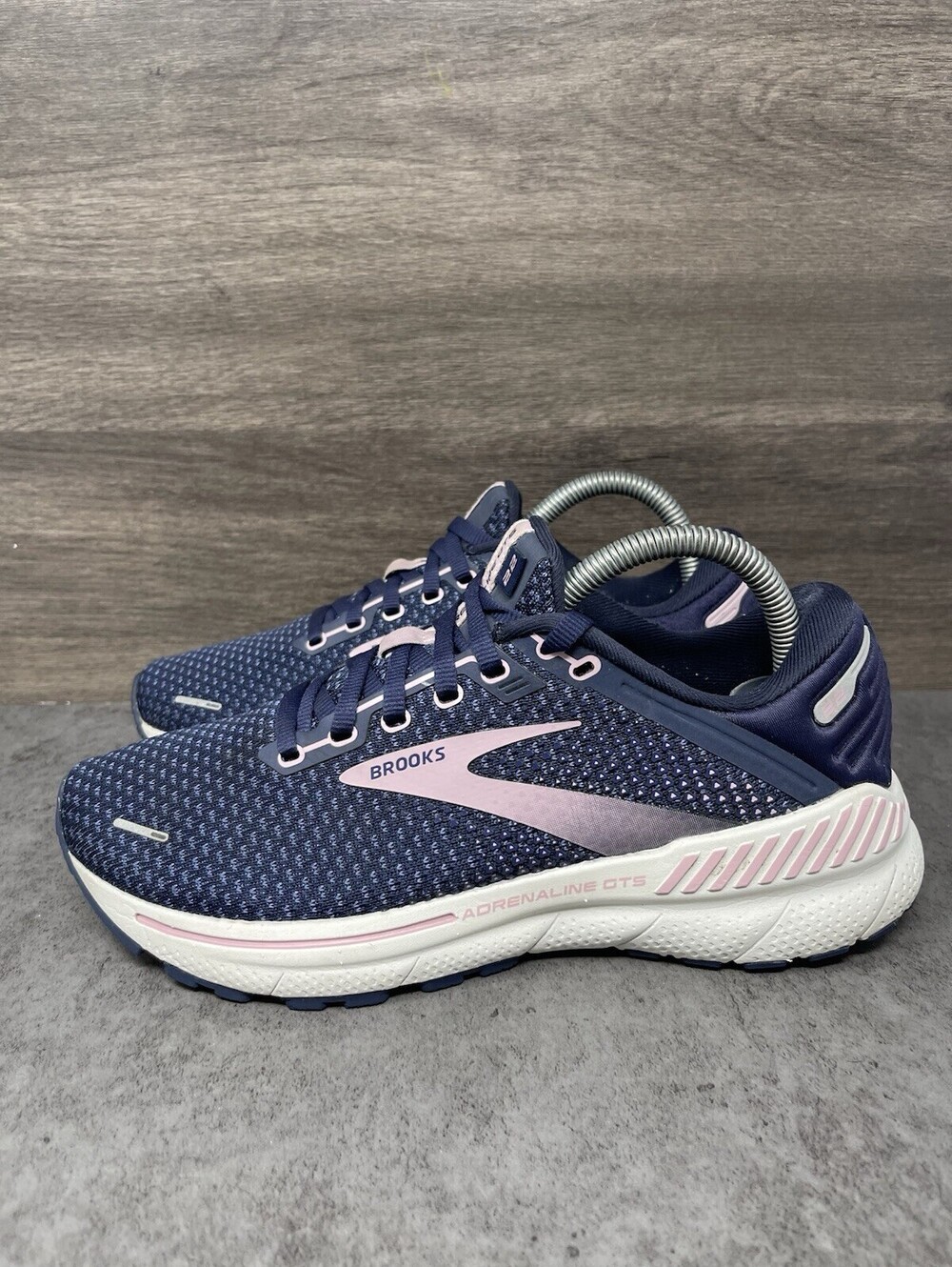 Brooks Adrenaline GTS 22 Peacoat Blue PinkWomens Size 8 Running Shoes